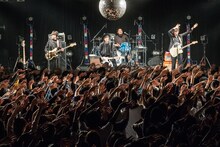 ウソツキ「USOTSUKA NIGHT 創世記-ジェネシス- ～ウソツキが生まれた日～」の様子。（撮影：山野浩司）