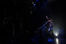 ウソツキ「USOTSUKA NIGHT 創世記-ジェネシス- ～ウソツキが生まれた日～」の様子。（撮影：山野浩司）