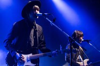 左から竹田昌和（Vo, G）、吉田健二（G）。（撮影：山野浩司）