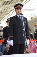 スピーチをするふじみ野駅長。