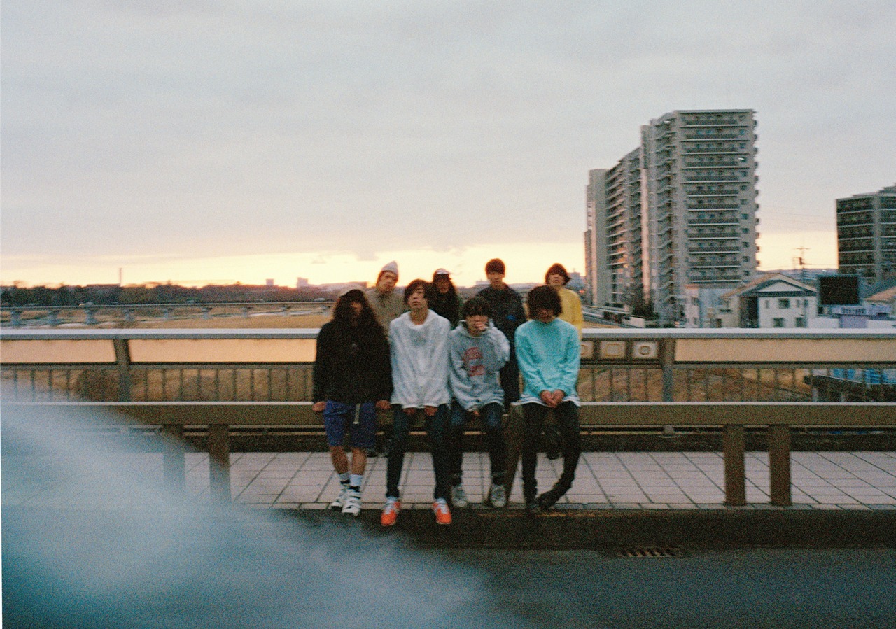 Helsinki Lambda Clubとtetoの合同アーティスト写真。