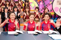 左から藤原亜紀乃、桃乃木かな、小島みなみ。(c)EBISU★MUSCATS PROJECT