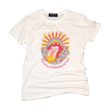 GLIM SPANKYとThe Rolling StonesのコラボTシャツ。