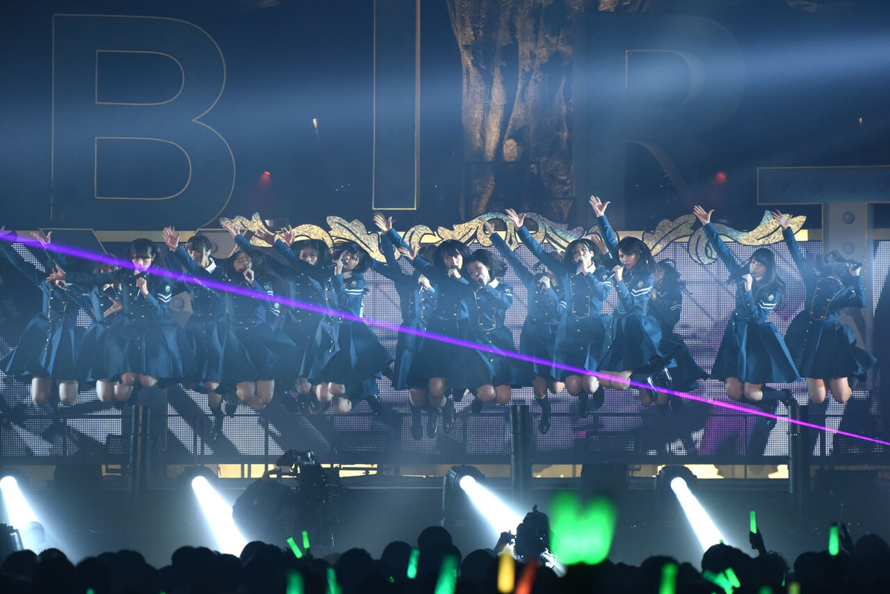 欅 欅坂46「なんでもなかった4月6日が特別な日に」大きな欅の木の下で1