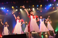 ばってん少女隊「ばってん少女隊の、田舎娘が四大都市のライブハウスを巡るツアー」LIQUIDROOM公演の様子。