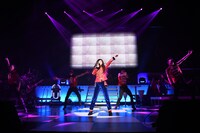 倉木麻衣「Mai Kuraki Live Project 2017 “SAWAGE☆LIVE”」最終公演の様子。