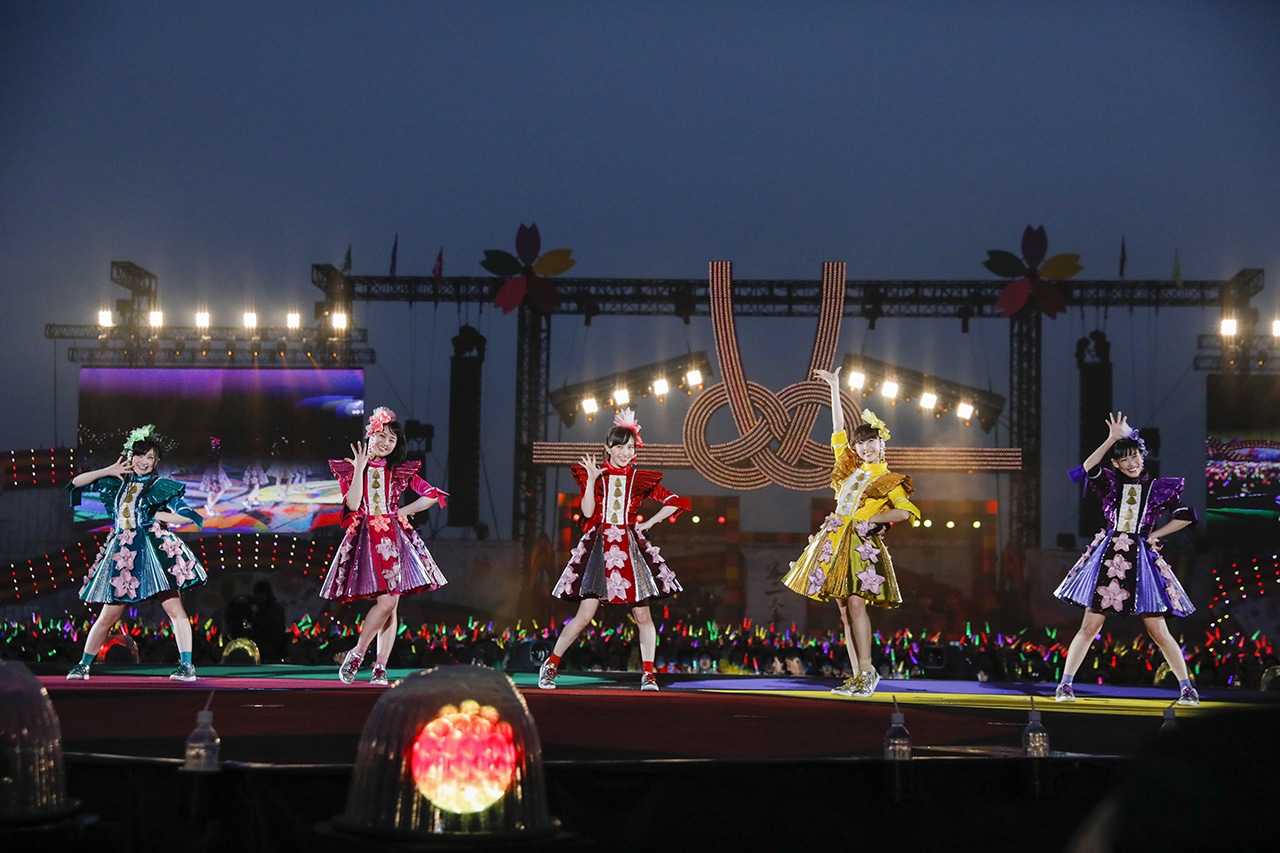 ももいろクローバーZ「ももクロ春の一大事2017 in 富士見市～笑顔のチカラつなげるオモイ～」1日目の様子。（Photo by HAJIME KAMIIISAKA+Z）