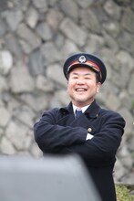 5年間で成長したチームしゃちほこを笑顔で見守る店長ことチームしゃちほこマネージャーの長谷川ミネヒコ氏。（写真提供：スターダストネット）