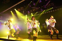 「3期生10周年公演」の様子。 (c)AKS