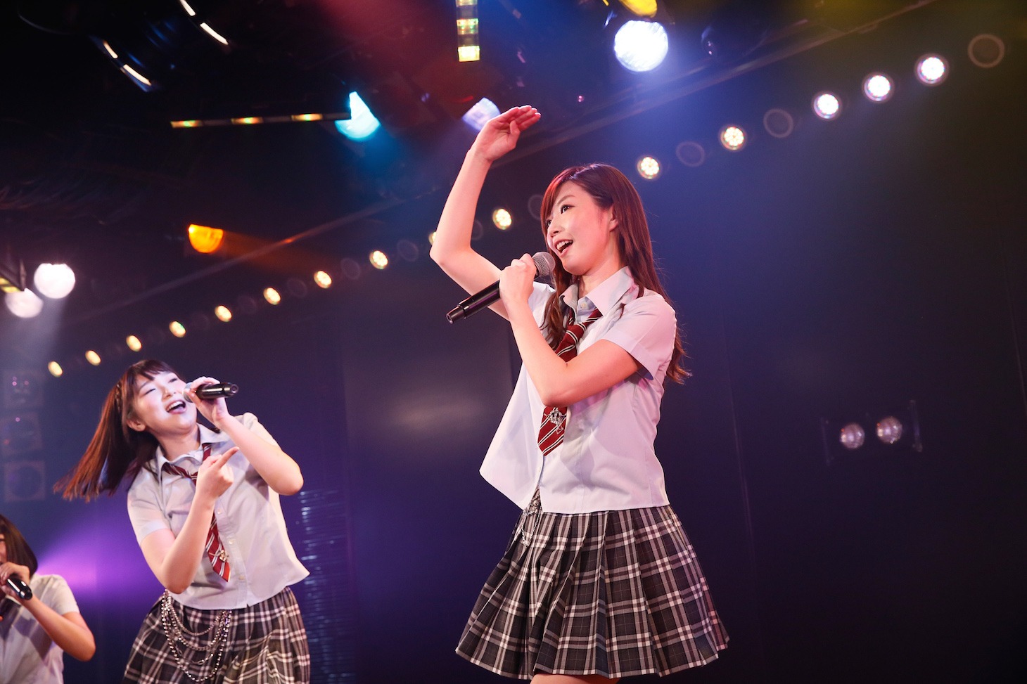 「3期生10周年公演」の様子。 (c)AKS
