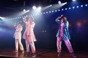 「3期生10周年公演」の様子。 (c)AKS