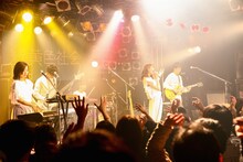 「緑黄色社会ワンマンライブ～Nice To Meet You??～」の様子。（撮影：安藤みゆ）