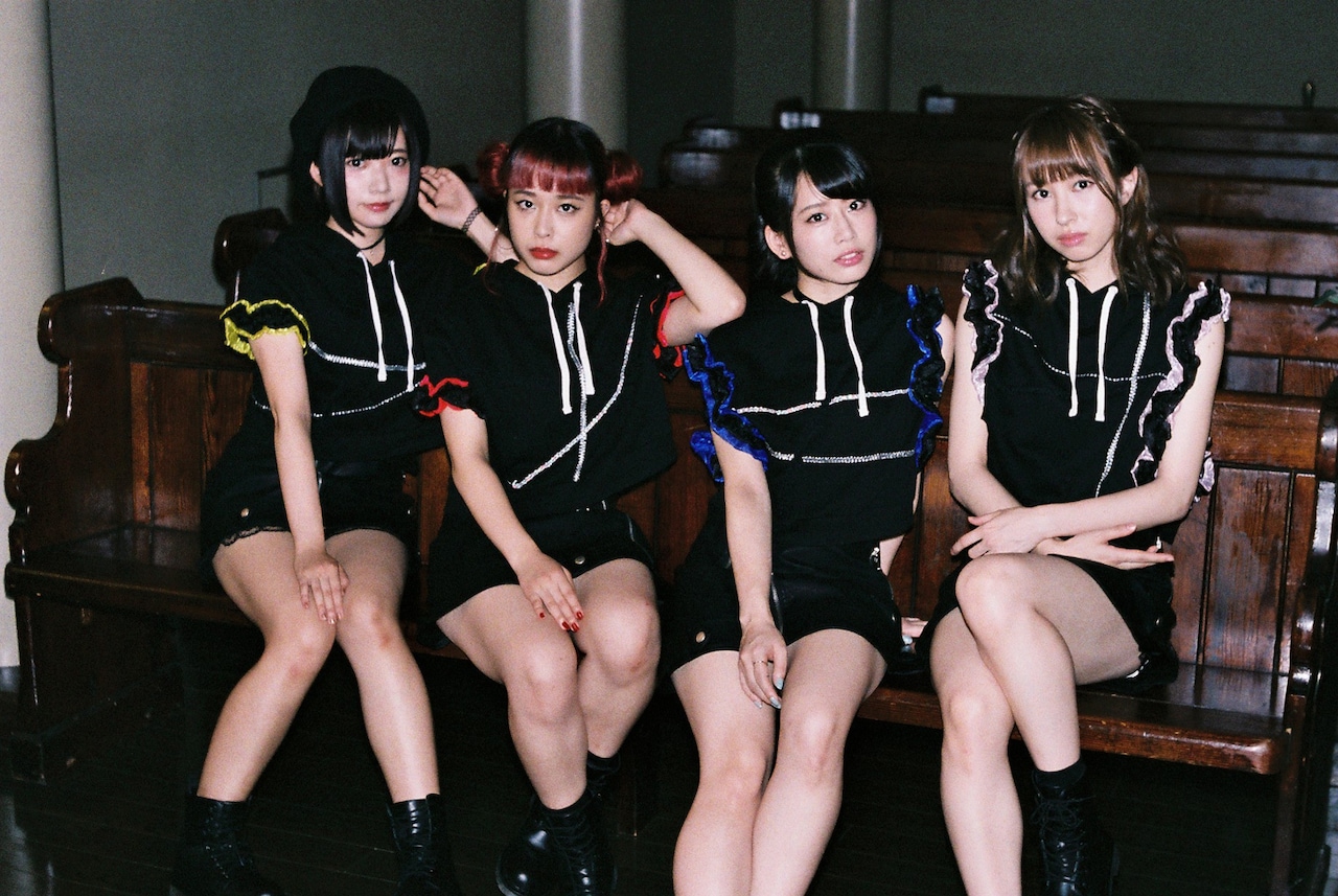 フィロソフィーのダンス、続々現れるゾンビを倒す