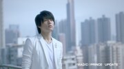 新CM「イモトのWiFi MAG!C☆PRINCE 香港編」のワンシーン。