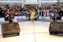 板野友美「#いいね！」発売記念イベントの様子。（写真提供：キングレコード）