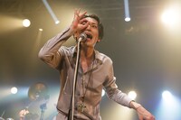 志磨遼平（Vo）（撮影：森好弘）