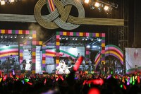 ももいろクローバーZ「ももクロ春の一大事2017 in 富士見市～笑顔のチカラつなげるオモイ～」4月8日公演の様子。（Photo by HAJIME KAMIIISAKA+Z）