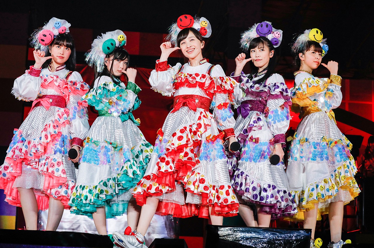 ももいろクローバーZ（Photo by HAJIME KAMIIISAKA+Z）