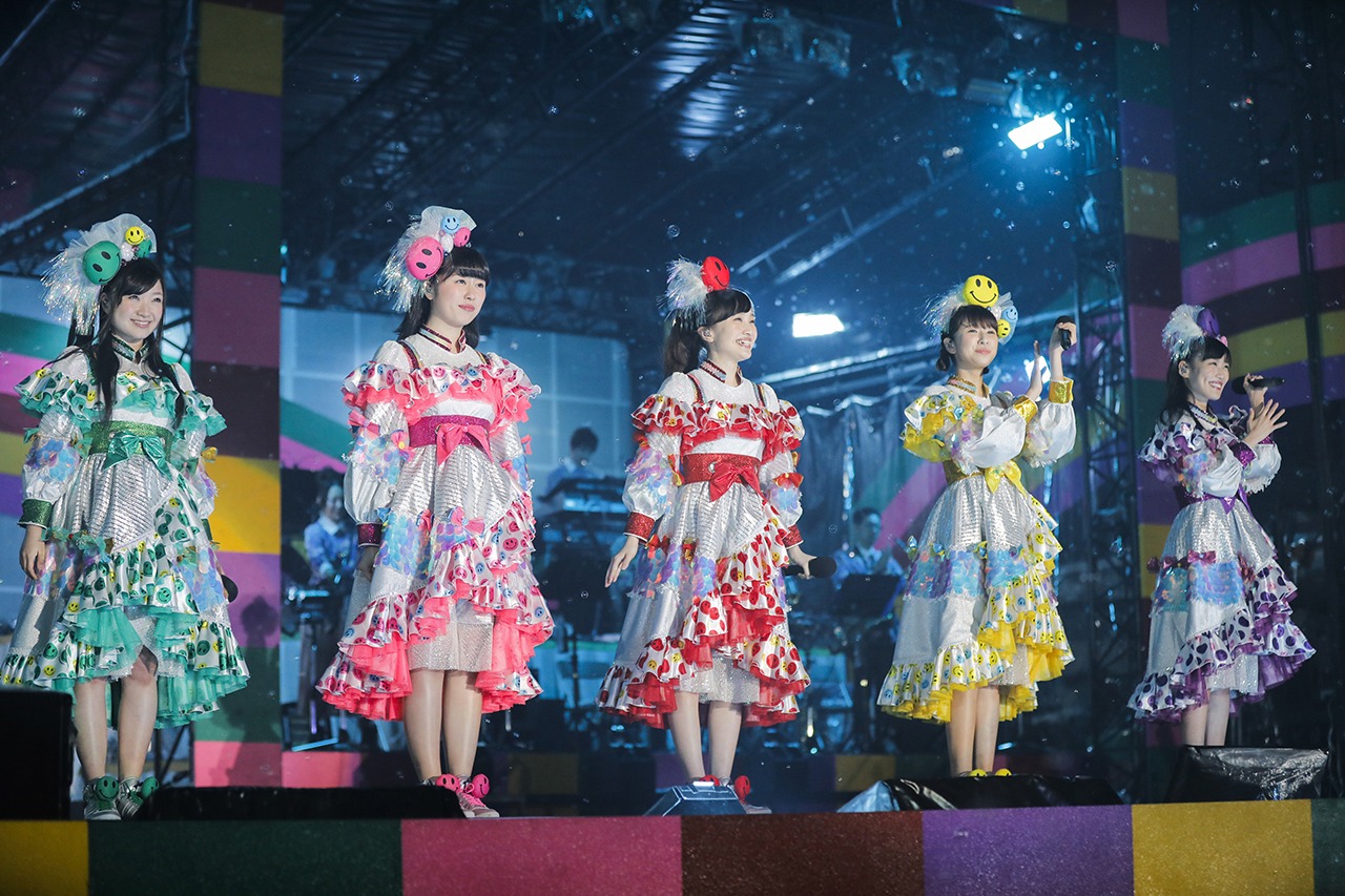 ももいろクローバーZ（Photo by HAJIME KAMIIISAKA+Z）