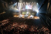 「AbemaTV 1st ANNIVERSARY LIVE」の様子。(c) AbemaTV 1st ANNIVERSARY LIVE