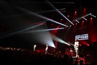 「AbemaTV 1st ANNIVERSARY LIVE」SPYAIRのライブの様子。 (c) AbemaTV 1st ANNIVERSARY LIVE