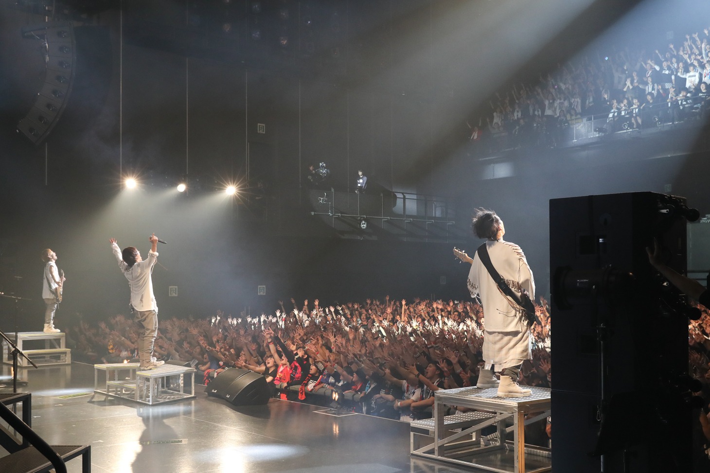 「AbemaTV 1st ANNIVERSARY LIVE」SPYAIRのライブの様子。 (c) AbemaTV 1st ANNIVERSARY LIVE