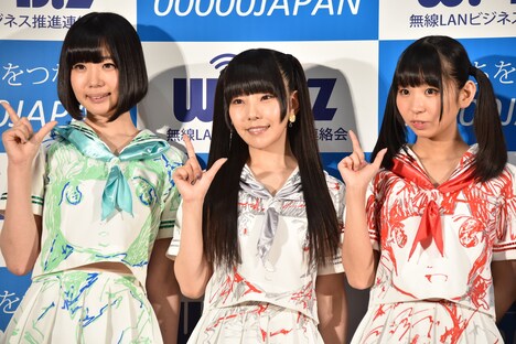 左から夢眠ねむ、相沢梨紗、古川未鈴。