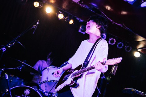 山内彰馬（Vo, G）（撮影：木場ヨシヒト）