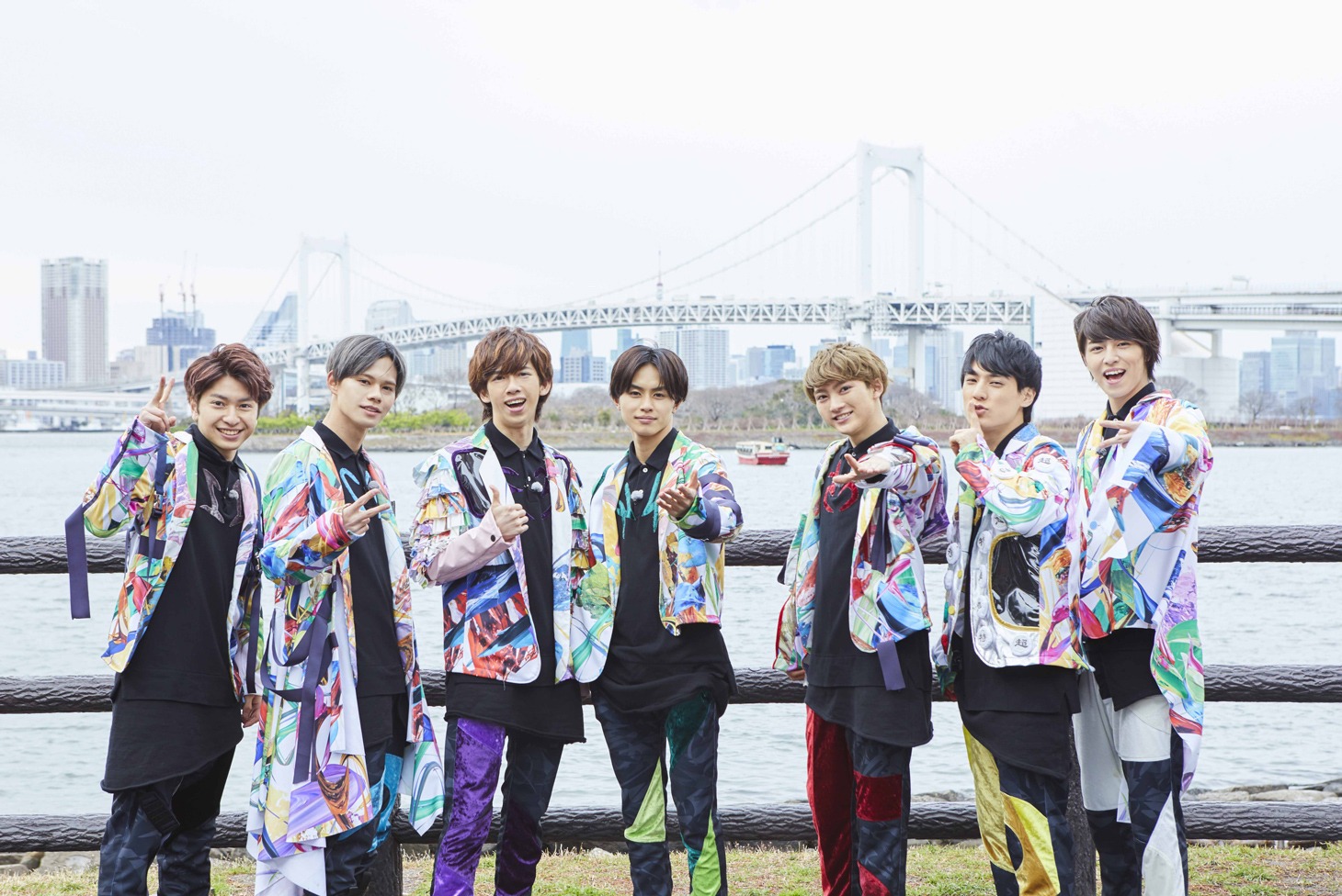 「超特急 祝！5周年バスツアー！」の様子。