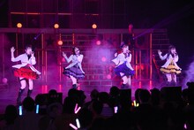 HKT48「HKT48 春の関東ツアー2017～本気のアイドルを見せてやる～」東京・NHKホール公演の様子。