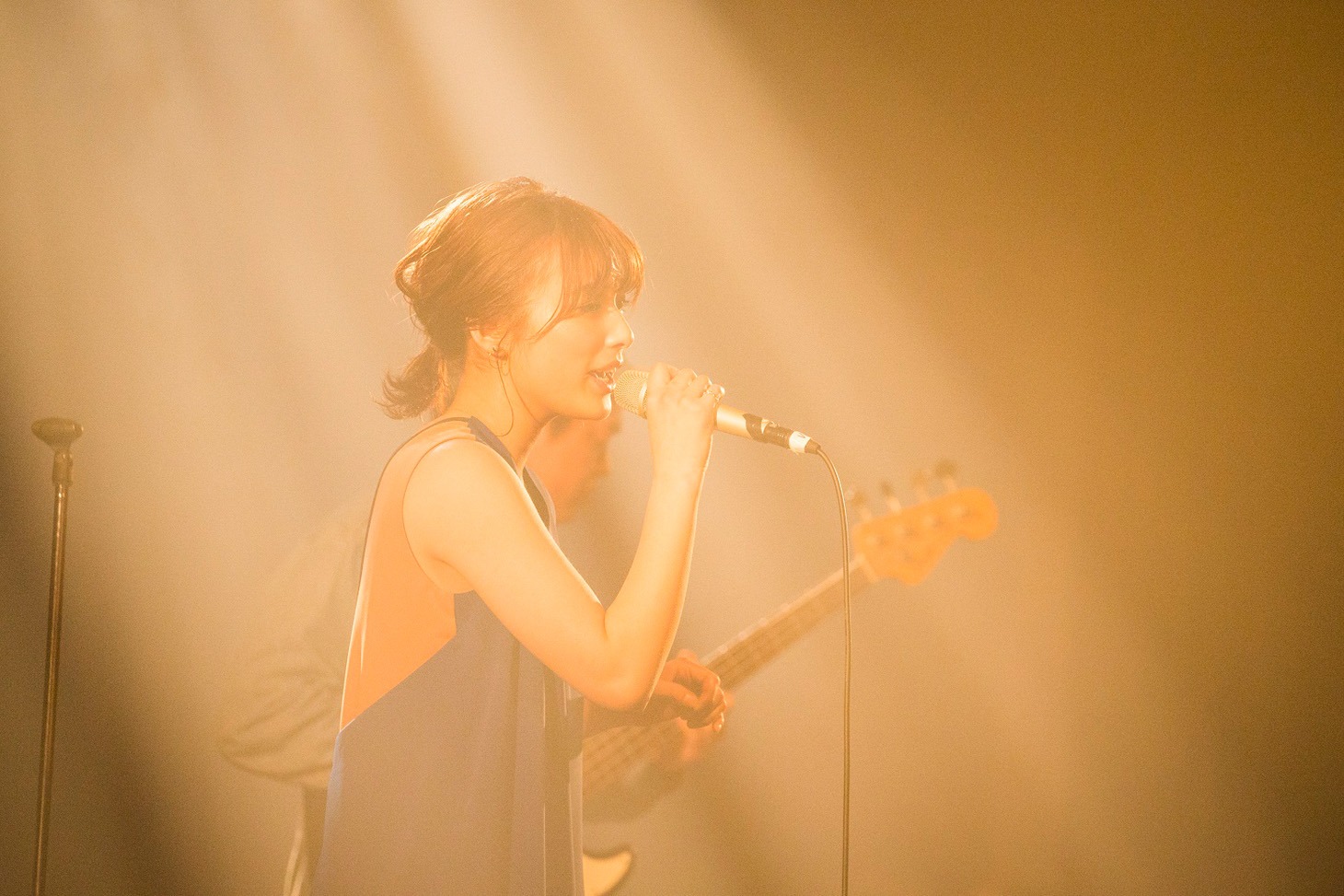 齋藤里菜（Vo / 集団行動）（撮影：山川哲矢）