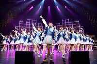 「最高かよ」を披露するHKT48。(c)AKS