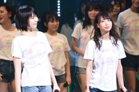 左から井上由莉耶、岡本尚子。