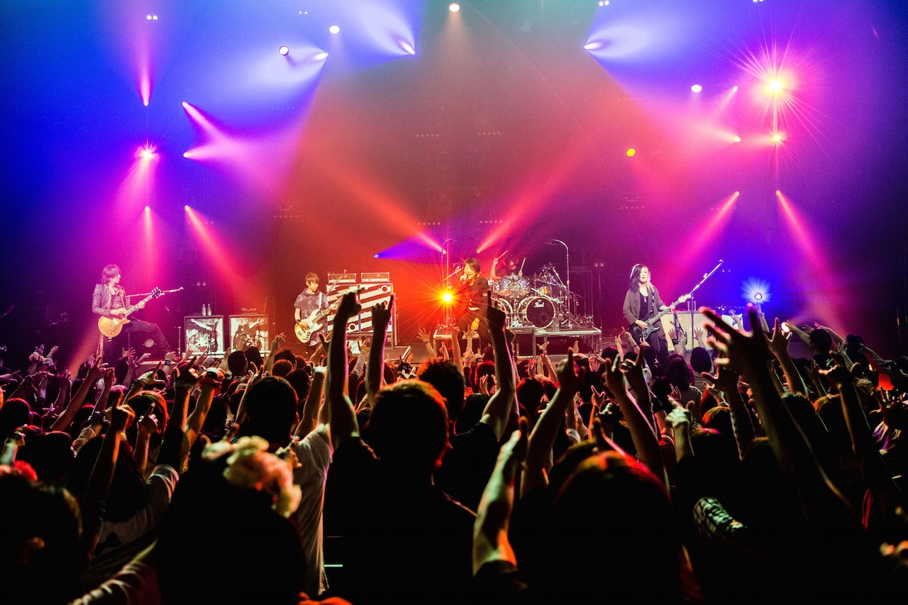 「GLAY HIGHCOMMUNICATIONS TOUR 2017 -Never Ending Supernova-」初日公演の様子。