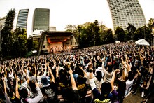 サンボマスター「今年は何かとはっちゃけたい！～2017ワンマンライブ～」の様子。（撮影：浜野カズシ）