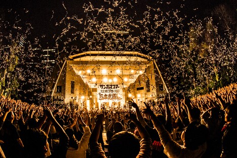 4月16日に行われた「今年は何かとはっちゃけたい!~2017ワンマンライブ~」東京・日比谷野外大音楽堂の様子。(撮影:浜野カズシ)