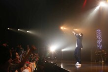 三浦大知「AbemaTV 1st ANNIVERSARY LIVE」の様子。（撮影：佐藤友昭）