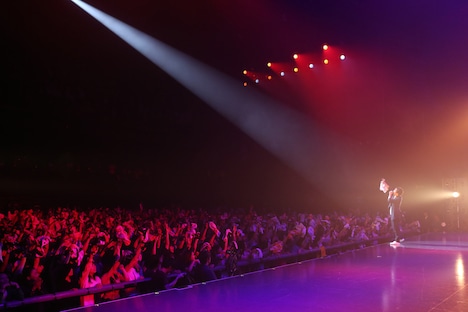 三浦大知「AbemaTV 1st ANNIVERSARY LIVE」の様子。（撮影：佐藤友昭）