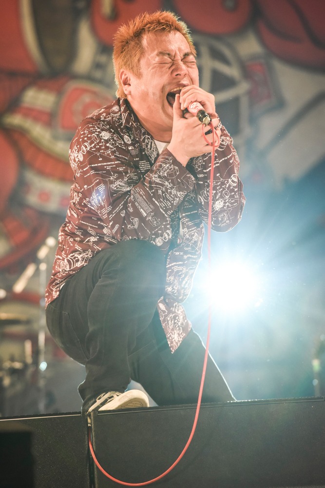 N∀OKI（Vo / ROTTENGRAFFTY）（撮影：釘野孝宏）