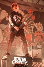 侑威地（B / ROTTENGRAFFTY）（撮影：釘野孝宏）