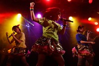 「チームしゃちほこ SPRING TOUR 2017 おわりとはじまり～#ナゴヤの大逆襲～」ナムラホール公演の様子。（Photo by HIROKAZU）