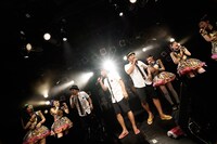 きいやま商店とチームしゃちほこ。（Photo by HIROKAZU）