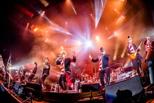 氣志團（撮影：青木カズロー）