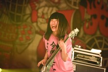 しばたありぼぼ（B, Vo / ヤバイTシャツ屋さん）（撮影：釘野孝宏）