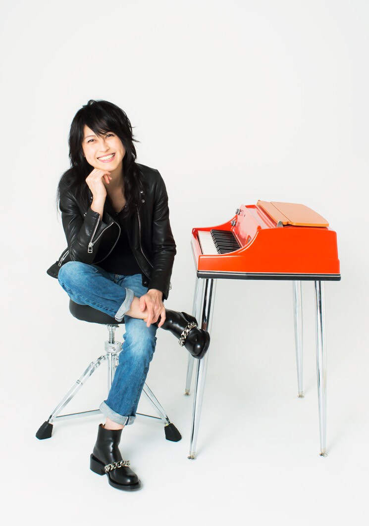 岸谷香、涙を誘う楽曲だけ集めたミニアルバム