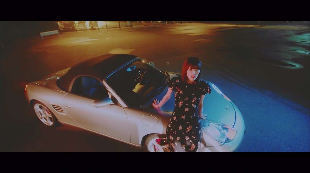 PassCode「bite the bullet」MVのワンシーン。