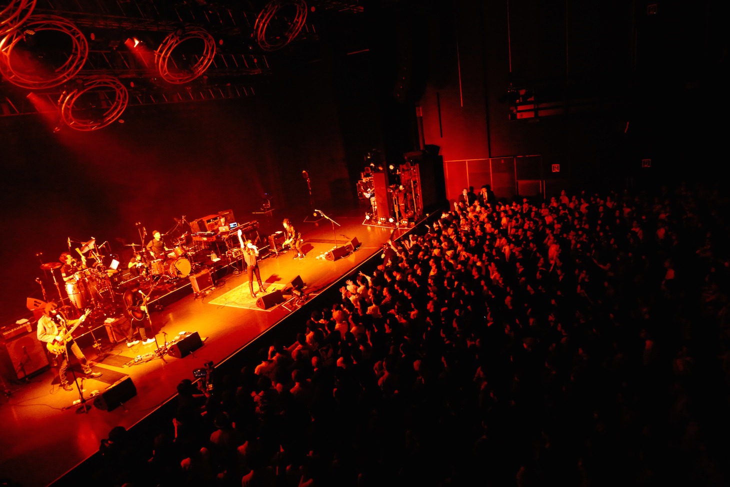 LOVE PSYCHEDELICO「How is your Love?」の様子。