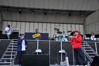 「スチャダラパーライブ 2017年 野音の旅」の様子。（撮影：三浦憲治）