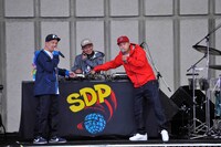 「スチャダラパーライブ 2017年 野音の旅」の様子。（撮影：三浦憲治）