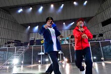 「スチャダラパーライブ 2017年 野音の旅」の様子。（撮影：三浦憲治）